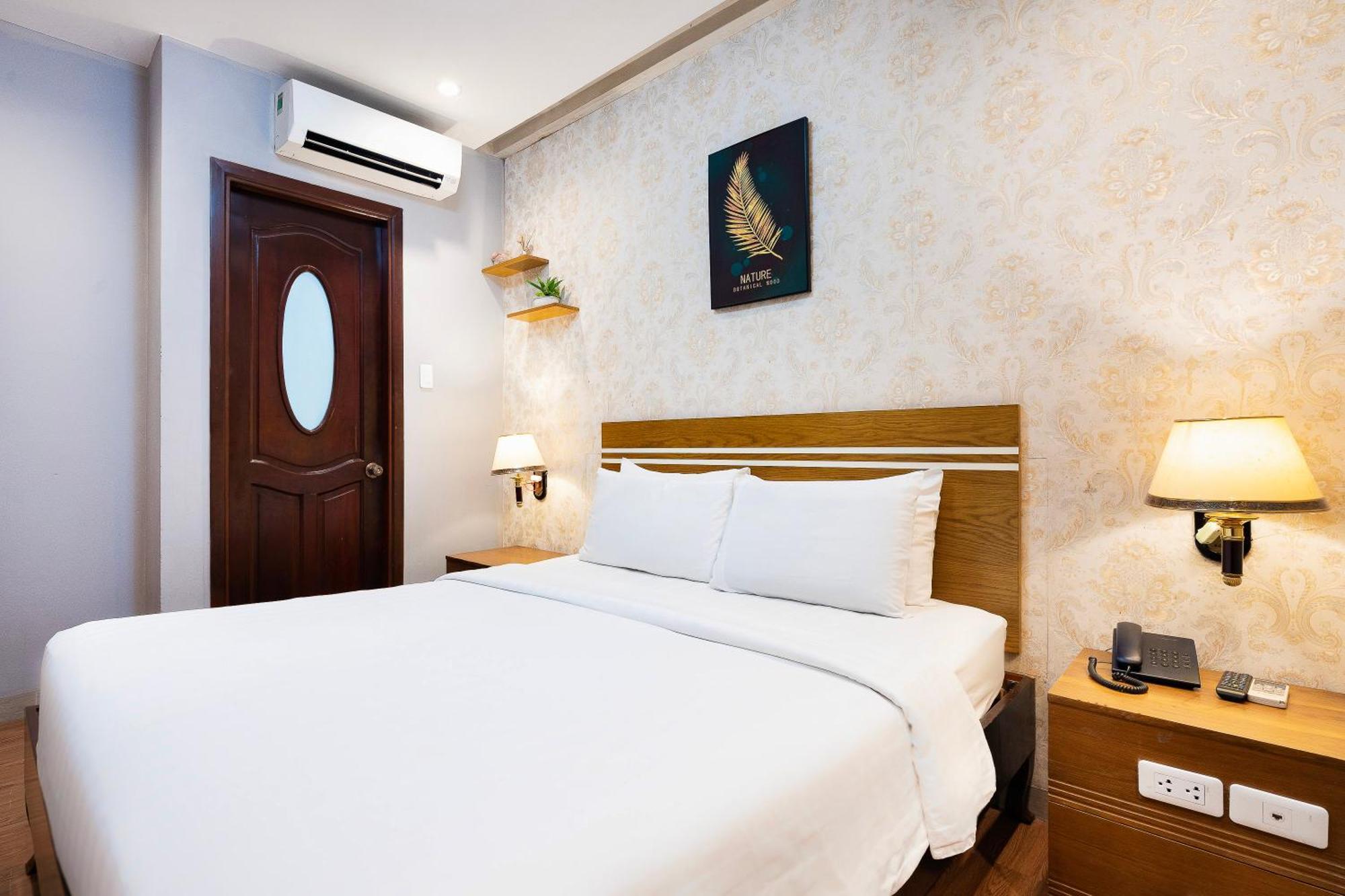 Lucky Star Hotel 266 De Tham Thành Pho Ho Chí Minh Esterno foto